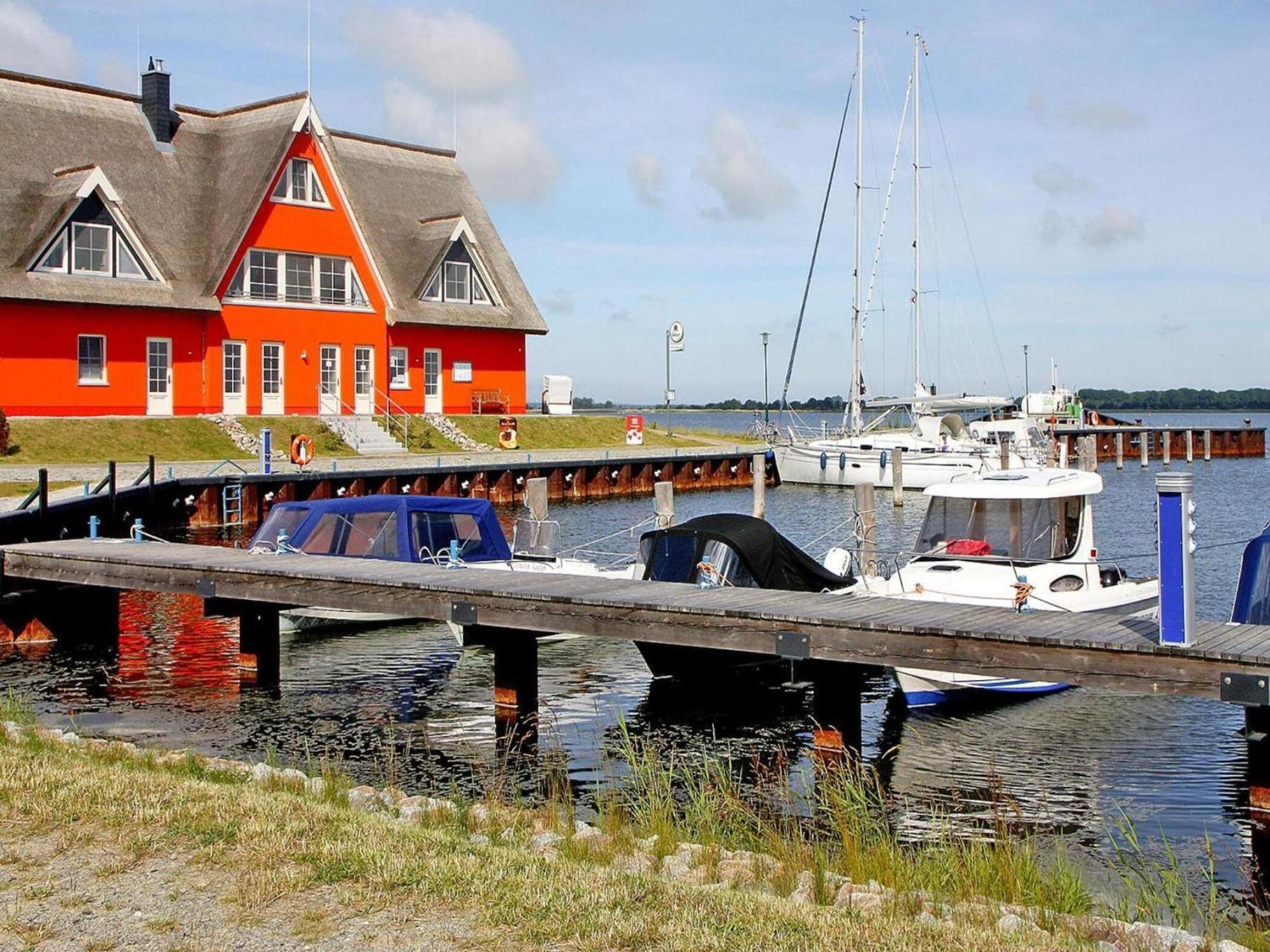 Ferienhaus Lotsenhaus Am Breetzer Bodden In Vieregge エクステリア 写真