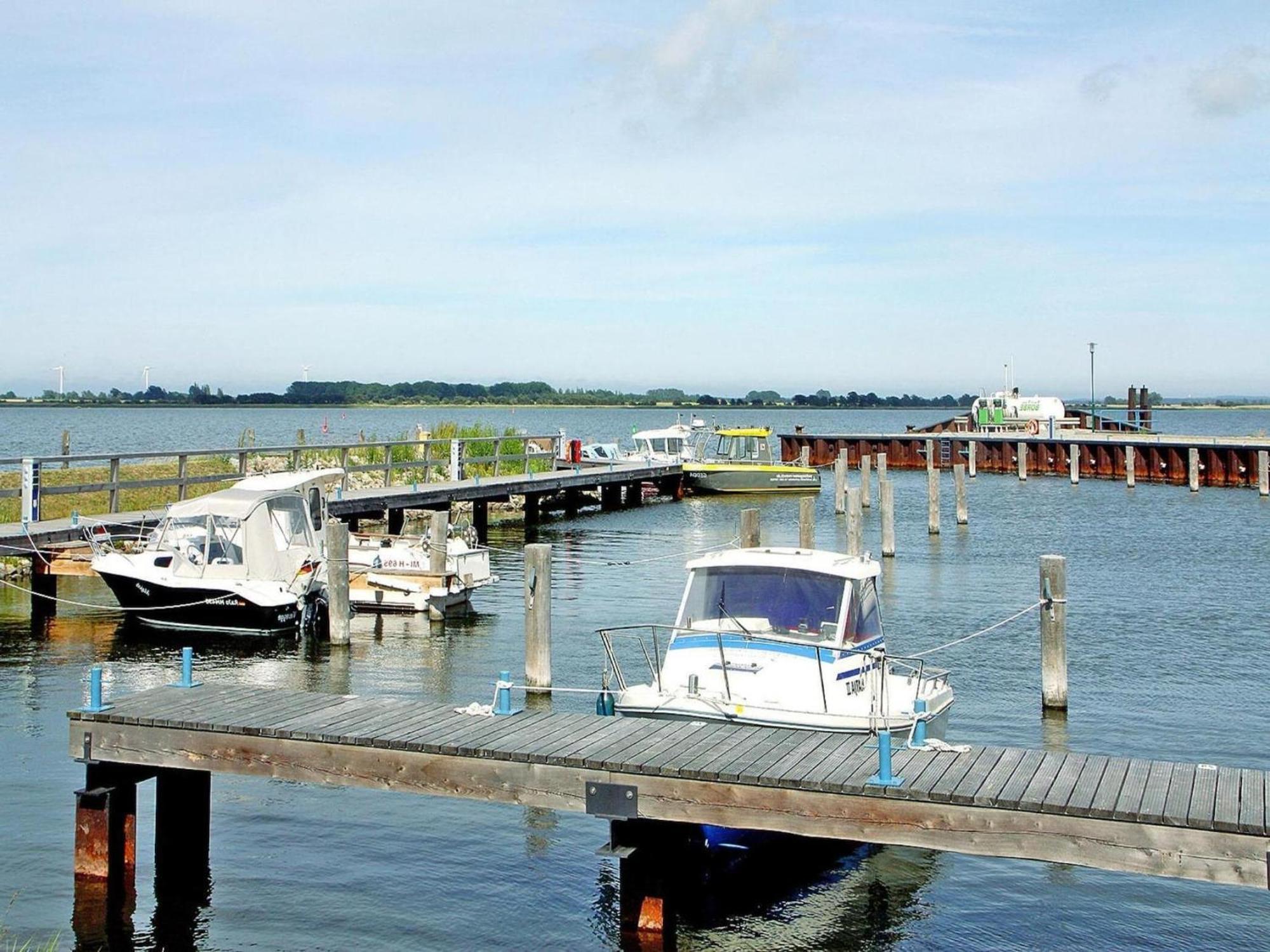 Ferienhaus Lotsenhaus Am Breetzer Bodden In Vieregge エクステリア 写真